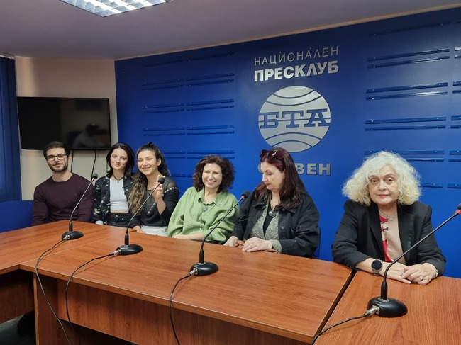 Три приказки с послания към най-малката публика ще покаже Куклен театър - Сливен в спектакъла „Приятелчета“