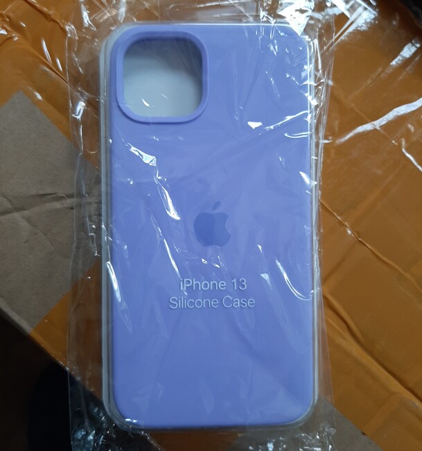 Агенция „Митници“: Митнически служители задържаха голямо количество „маркови“ стоки в камион с българска регистрация