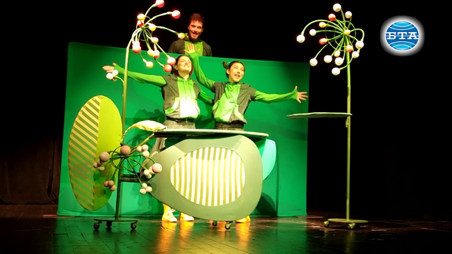 Три приказки с послания към най-малката публика ще покаже Куклен театър - Сливен в спектакъла „Приятелчета“