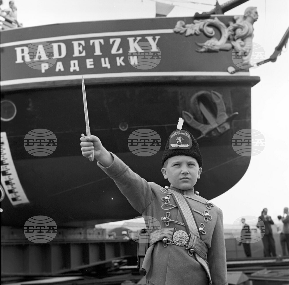 През 1966 г. параходът "Радецки", възстановен в автентичния му вид, е пуснат на вода