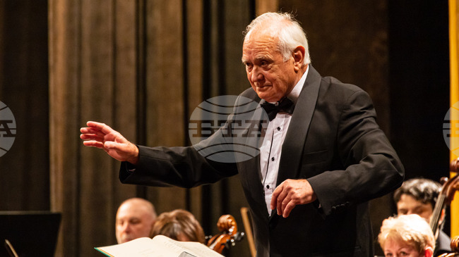 Йордан Дафов ще дирижира традиционния Великденски концерт в Бургаската опера