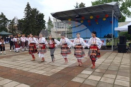 Гулянци - събор - народно творчество