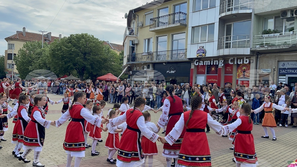 Казанлък - Национално надиграване “Тъпан бие, хоро се вие”