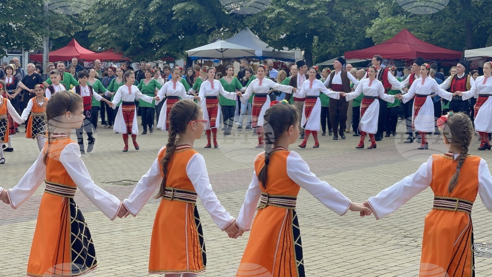 Казанлък - Национално надиграване “Тъпан бие, хоро се вие”