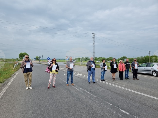 Ямбол - протест срещу войната по пътищата
