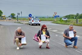 Ямбол - протест срещу войната по пътищата