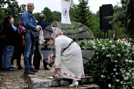 Средец - странджанско-тракийски събор Фолклорен венец "Божура"