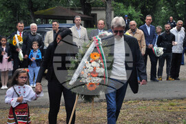 Средец - странджанско-тракийски събор Фолклорен венец "Божура"
