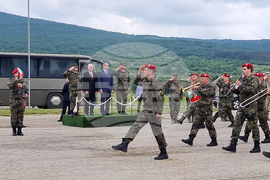 Ново село - Румен Радев - почетен строй