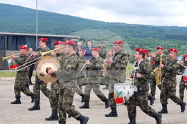 Ново село - Румен Радев - почетен строй