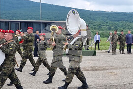 Ново село - Румен Радев - почетен строй