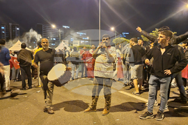 Турция - избори - празнуващи хора