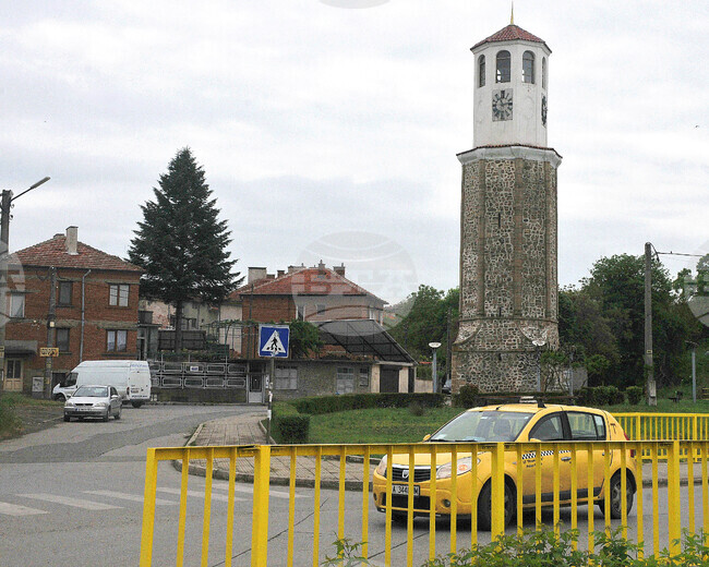 Карнобат - часовникова кула - символ