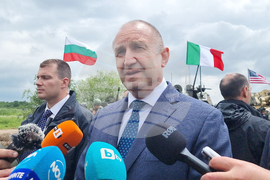 Ново село - Румен Радев - почетен строй