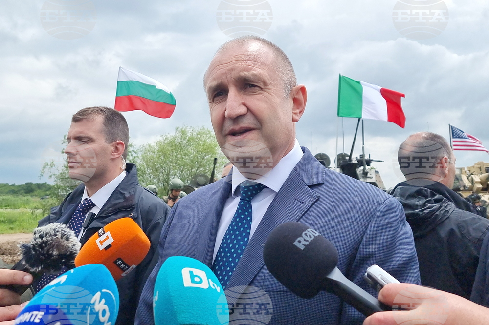 Ново село - Румен Радев - почетен строй