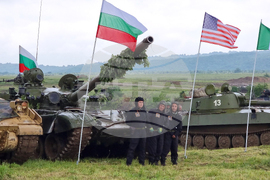 Ново село - Румен Радев - почетен строй