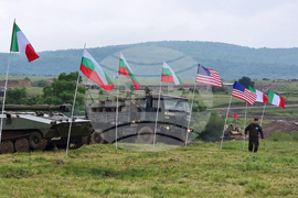 Ново село - Румен Радев - почетен строй