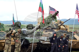 Ново село - Румен Радев - почетен строй