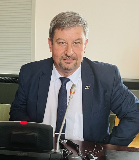 Разходите за образование за 2023 г. да се запазят на 4,5%, а дългосрочно да достигнат 6% от БВП, настояват от Синдиката "Образование"