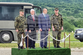 Ново село - Румен Радев - почетен строй