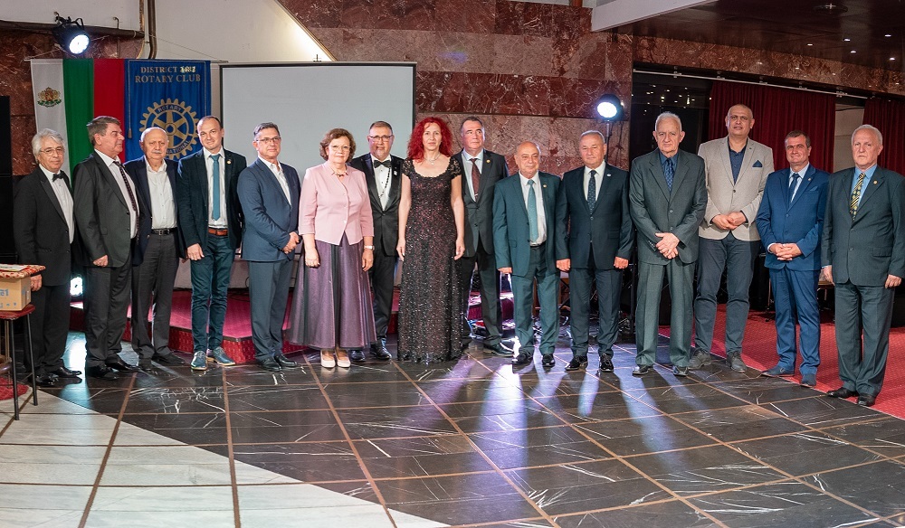 Община Ловеч: „Ротари клуб“ в Ловеч отбеляза 20 години