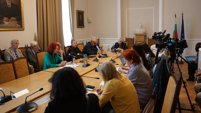 БАН предлага конкретни действия за защита богатството и красотата на българския език