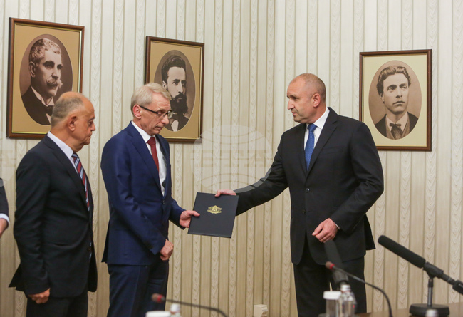 Румен Радев - ПП - ДБ - мандат за съставяне на правителство