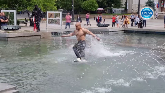 Мъж бе арестуван, след като влезе в шадравана в центъра на Русе