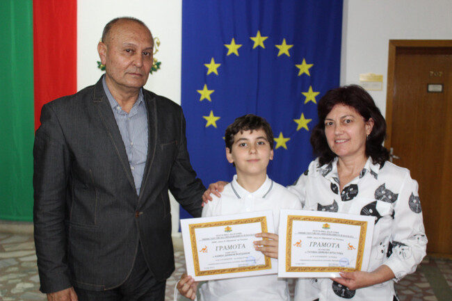  Областна администрация Разград: Наградиха отличилите се в „Европейско кенгуру - 2023“ на тържество в Областна администрация 