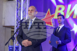 Румен Радев - абитуриентски бал - младежи в неравностойно положение