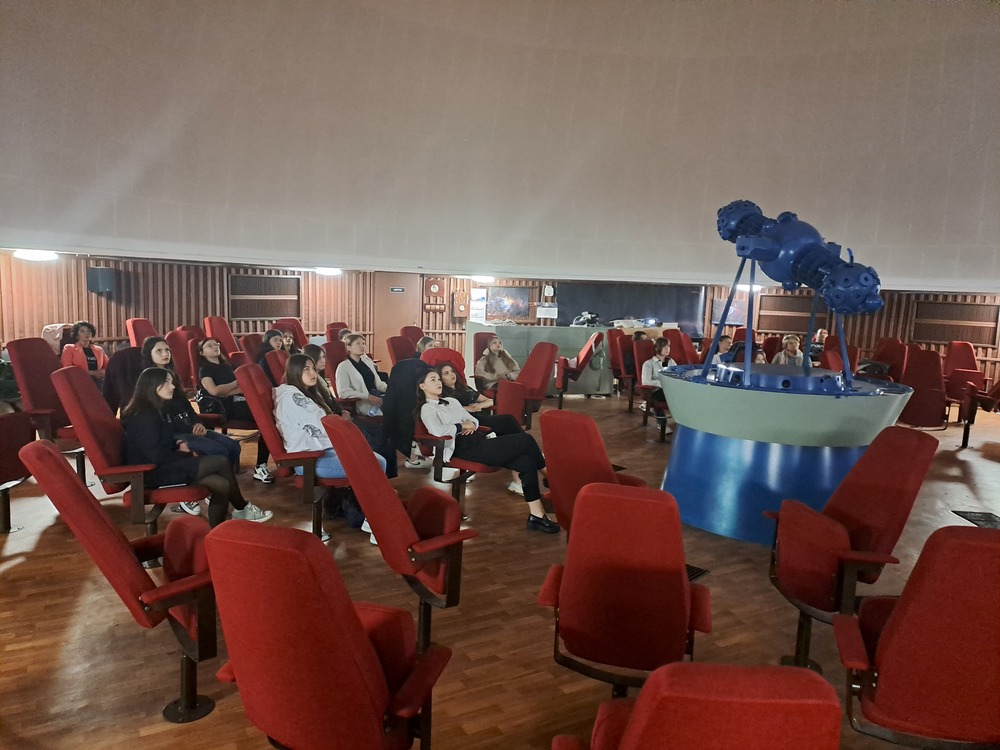 Апелативна прокуратура – Варна: Как българи участват в откриването и изследването на планети-близнаци на Земята и в проектирането на космически градове и летища – всичко това видяха участниците в Младежката академия „Космос и право“