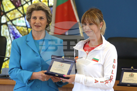 Весела Лечева - награди