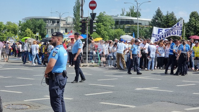 Румъния - протест - учители