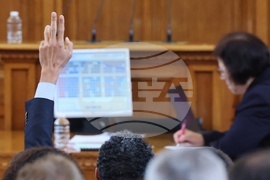 Парламент - извънредно заседание