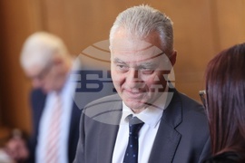 Парламент - извънредно заседание