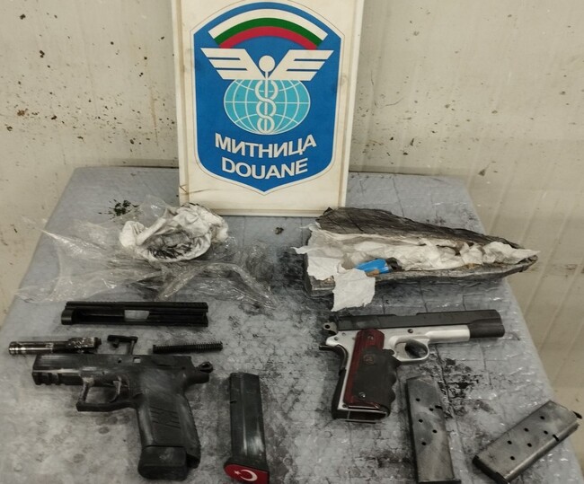 Агенция „Митници“: Контрабандни бойни пистолети задържаха митническите служители на МП Капитан Андреево