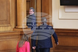 Парламент - извънредно заседание