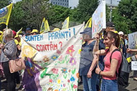 Румъния - протест - учители