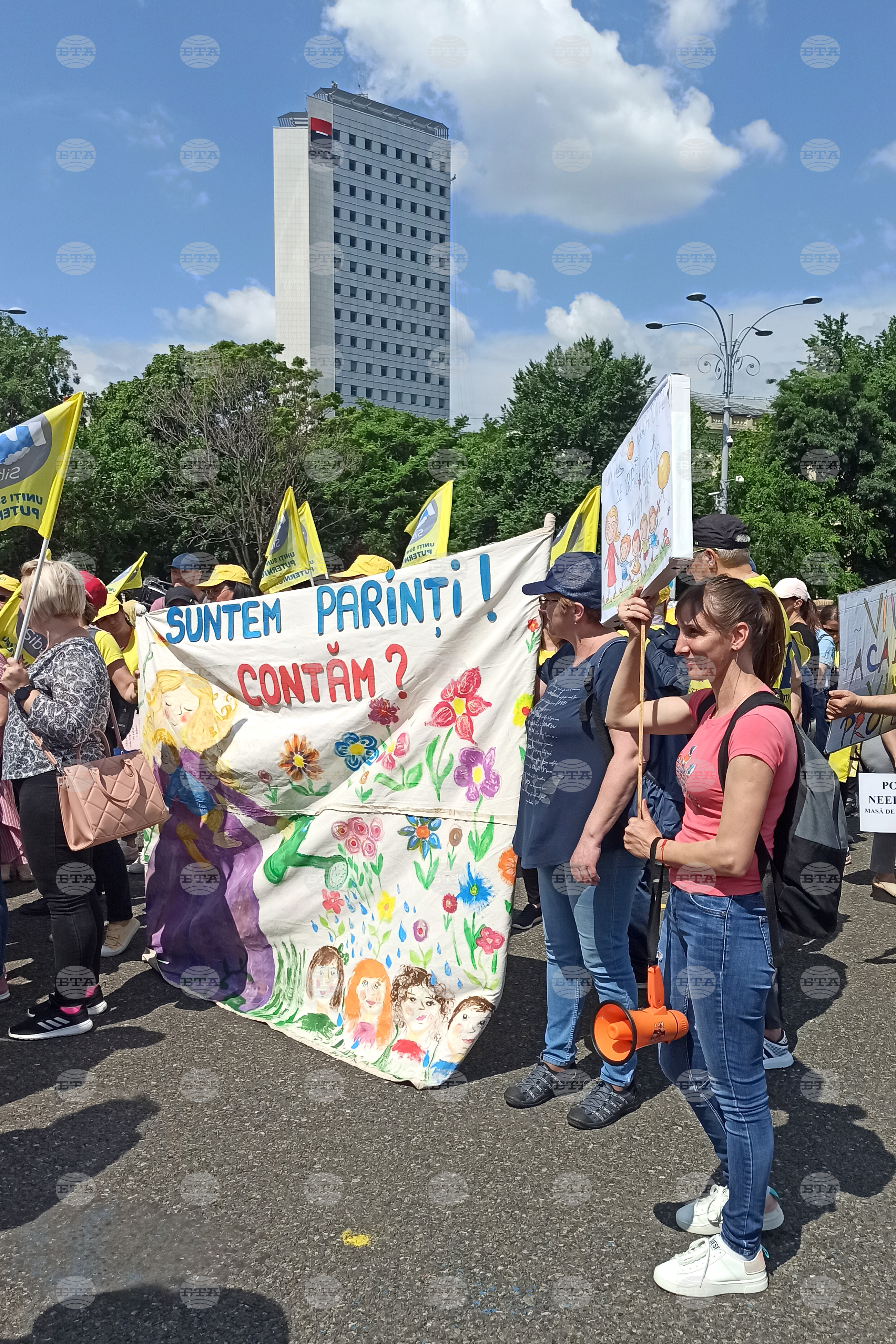 Румъния - протест - учители
