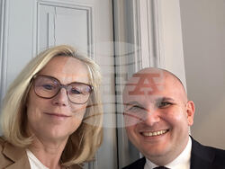 Снимка: Офис на Илхан Кючюк