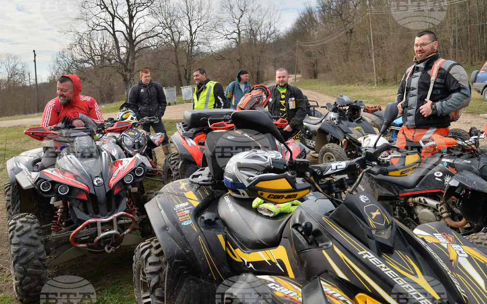 Село Малък Поровец - любители на екстремни спортове - АТВ