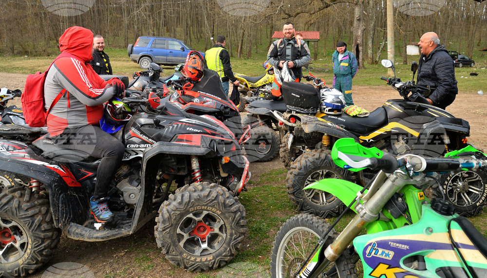 Село Малък Поровец - любители на екстремни спортове - АТВ