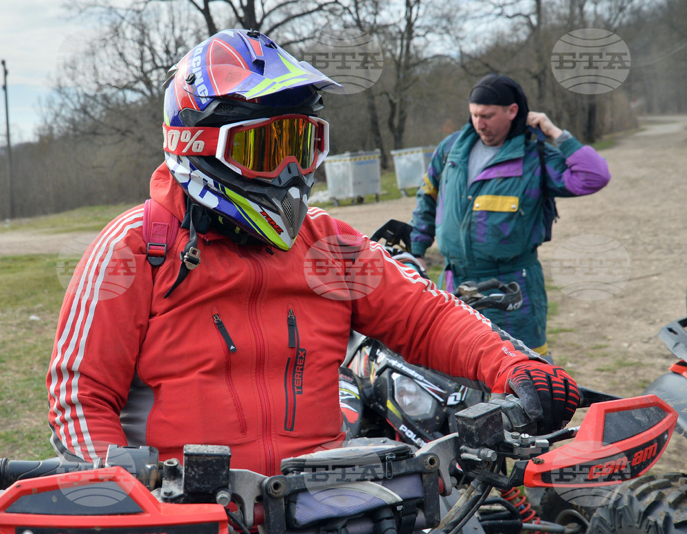 Село Малък Поровец - любители на екстремни спортове - АТВ