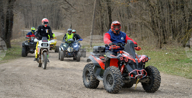 Село Малък Поровец - любители на екстремни спортове - АТВ