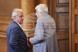 Парламент - извънредно заседание