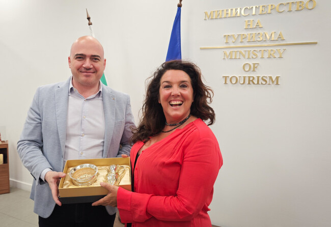 Министър Илин Димитров обсъди възможностите за популяризирането на дестинация България пред глобалната публика, в партньорство с изключително успешна британска продукция