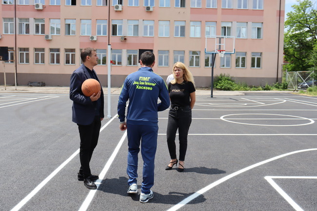 Община Хасково: ПМГ „Акад. Боян Петканчин“ с обновени спортни игрища 