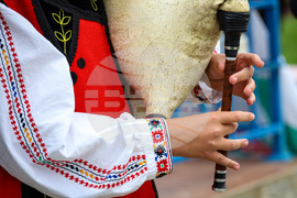 Бургас - деца - фолклорен концерт