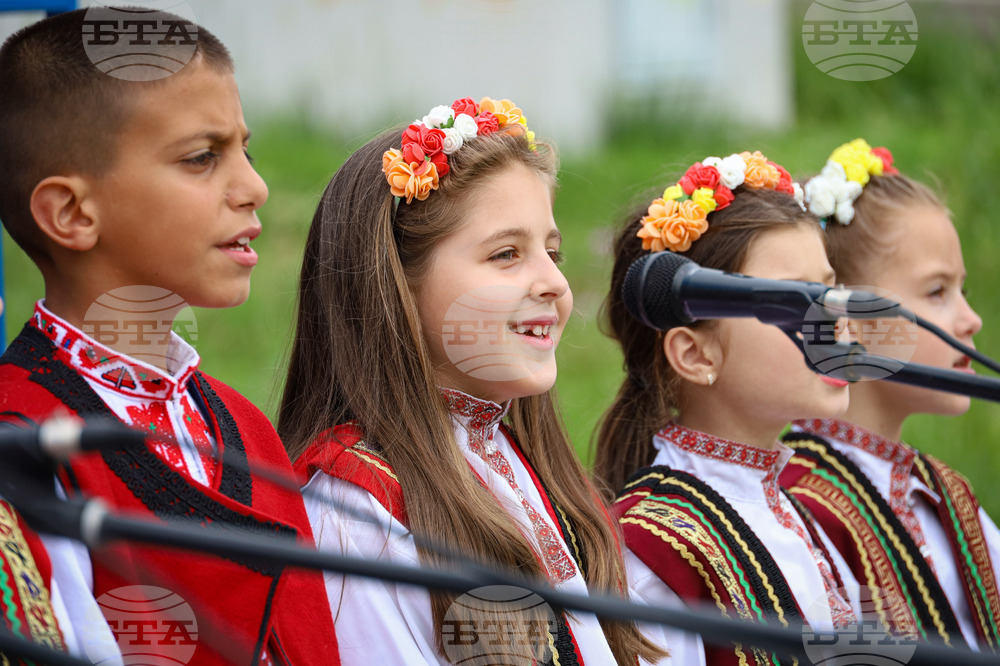 Бургас - деца - фолклорен концерт