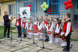 Бургас - деца - фолклорен концерт